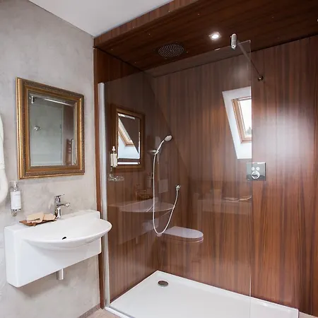 Le Logis De Hotel 3*